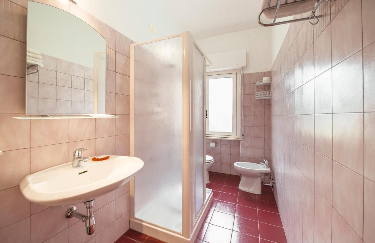 Albergo Il Veliero Пинето Экстерьер фото