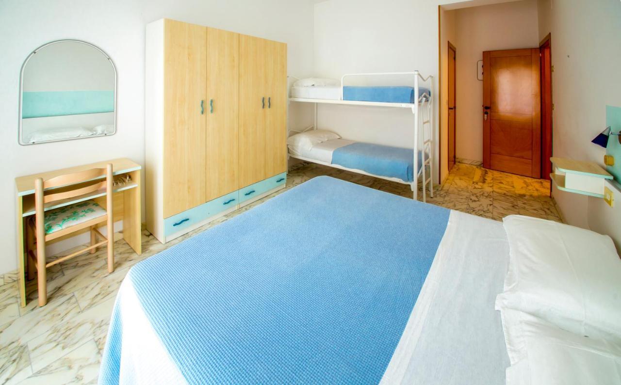 Albergo Il Veliero Пинето Экстерьер фото